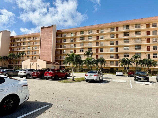 Building Photo - 14671 Bonaire Blvd Unit 604