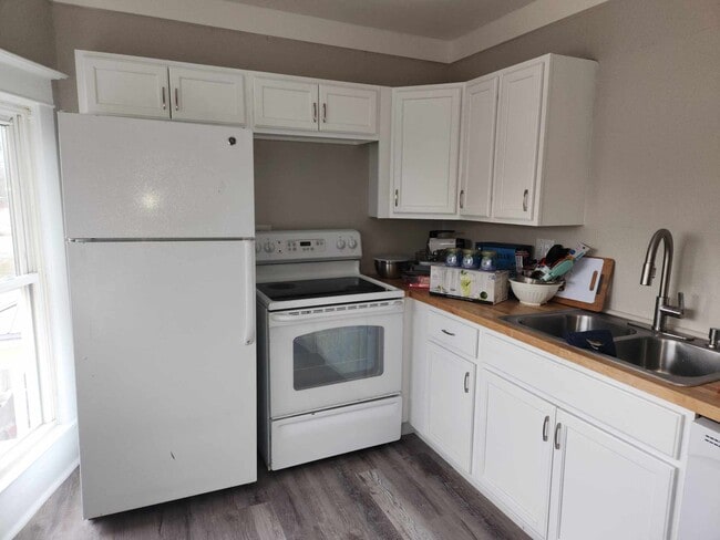 Photo - 116 N Summit St Unit 1