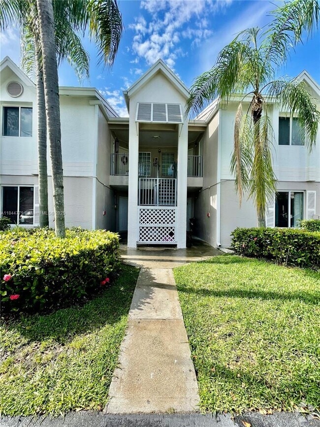 Building Photo - 6725 NW 174th Terrace Unit E-12 Rental