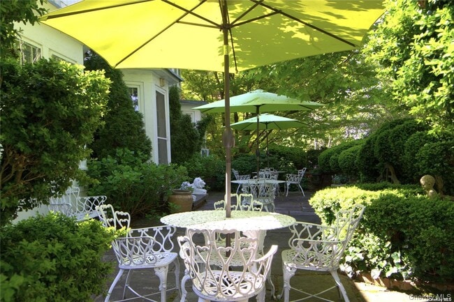 Photo - 435 Bryant Ave