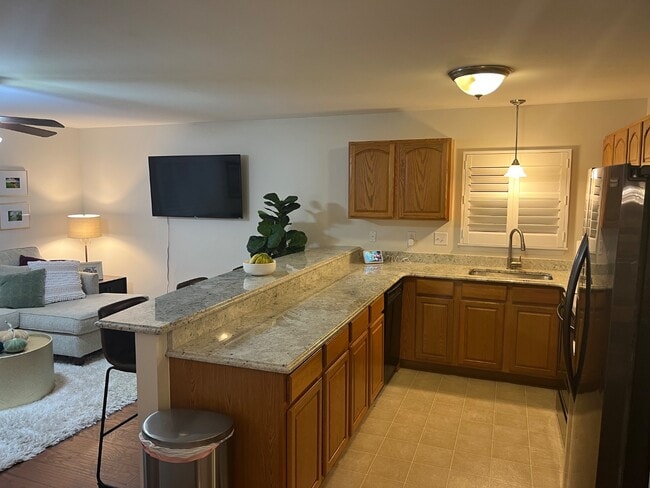 Photo - 717 Tower Grove Dr