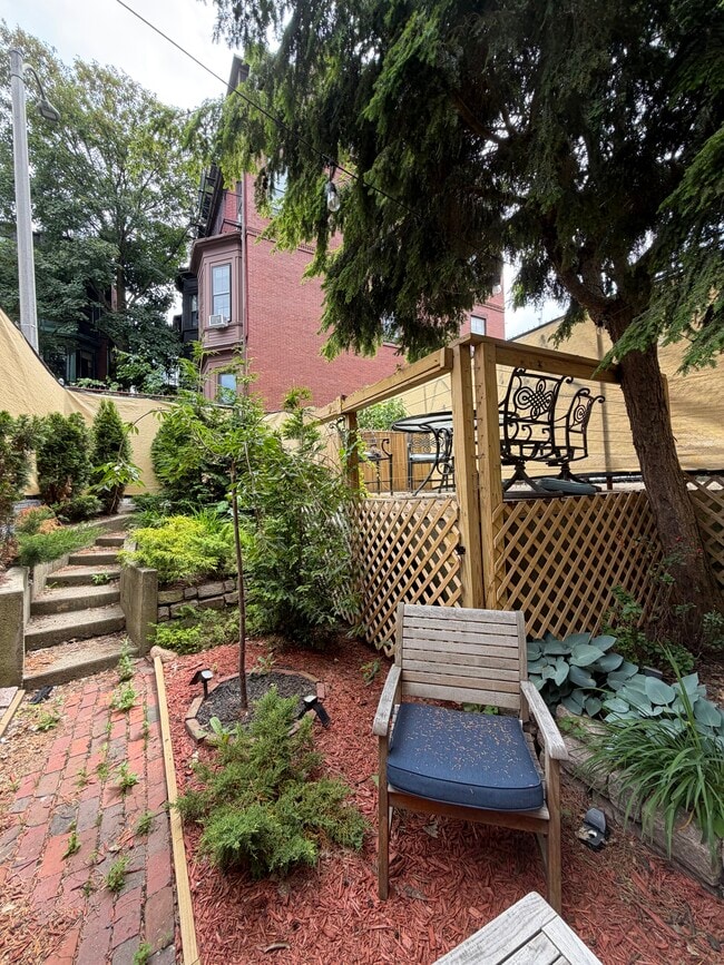 429 Beacon St Unit 1