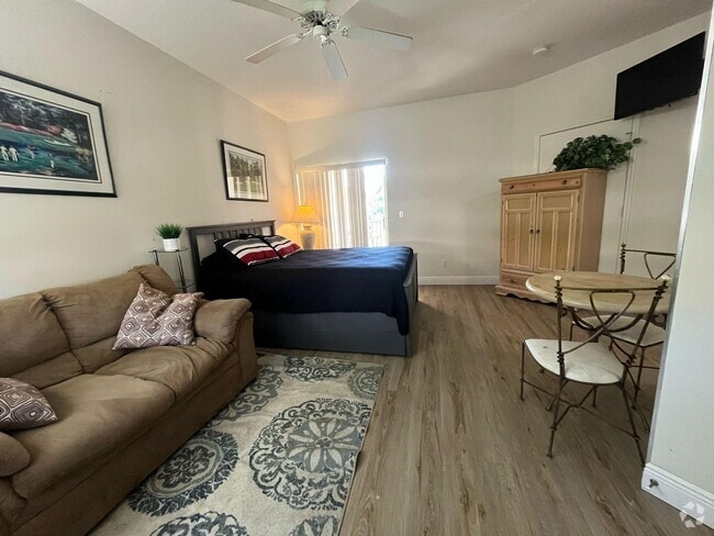 Building Photo - 9841 Perfect Dr Unit B Rental