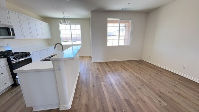 Photo - 3 BEDROOM VICTORVILLE HOME