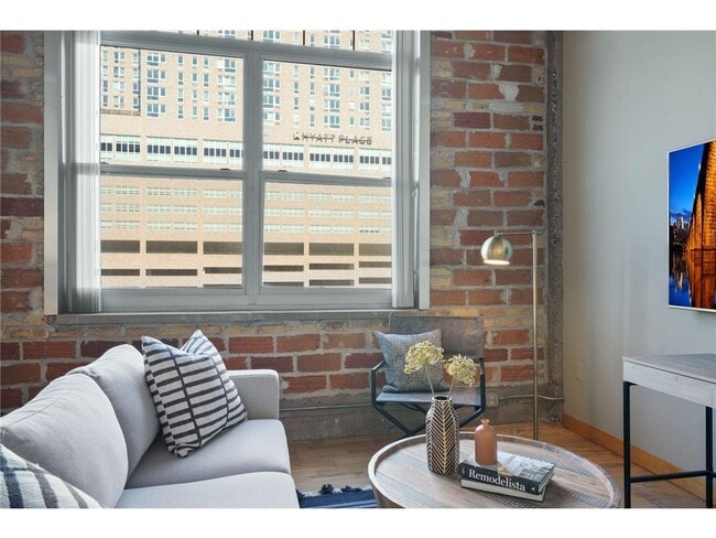 Photo - 521 S 7th St Unidad 602