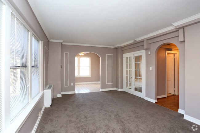 2BR, 2BA High Rise - 1130SF - Living Area - The Aberdeen