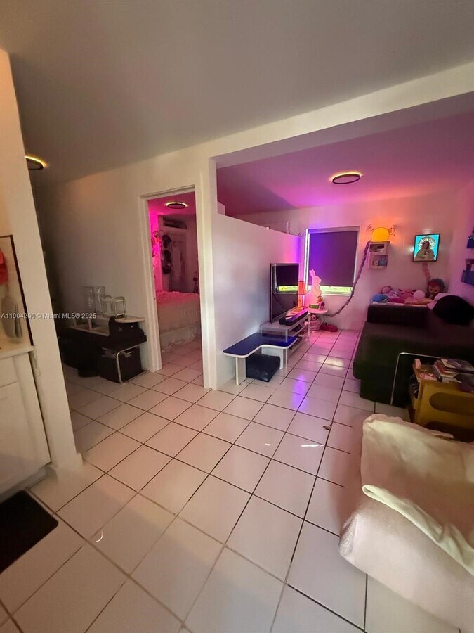 Photo - 5028 NW 3rd Ave Unit B