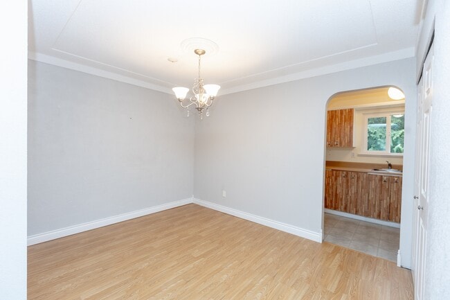 Photo - 322 Village Way