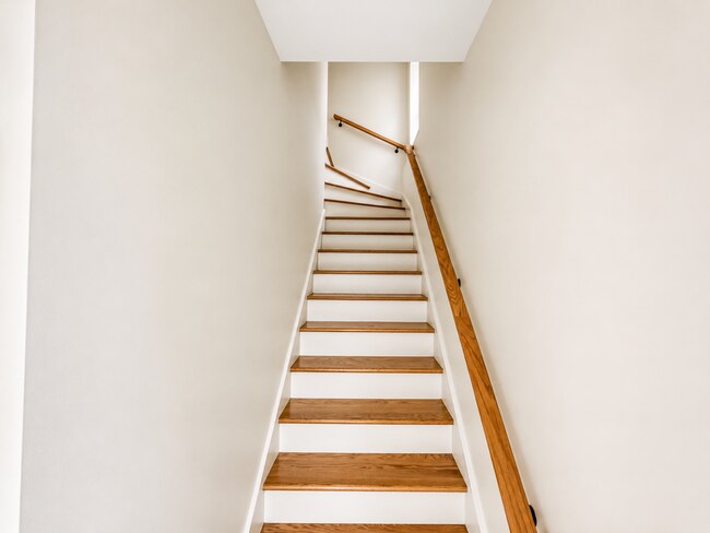 Photo - 3136 N Ridgeway Ave Unit 2