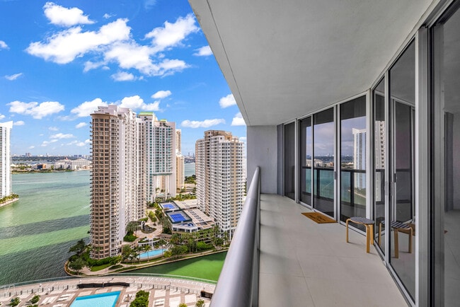 Building Photo - 495 Brickell Unit 2606