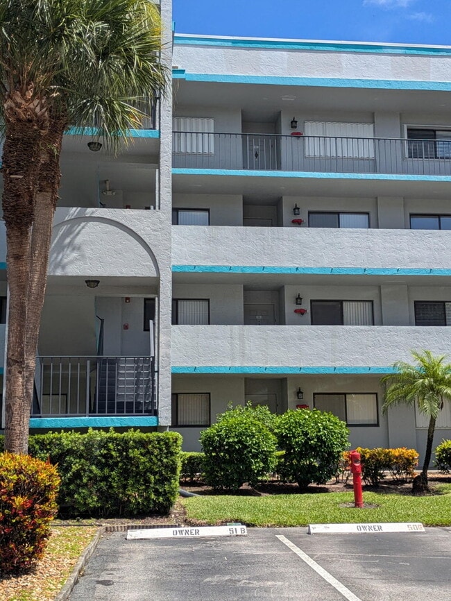 Building Photo - 4725 Lucerne Lakes Blvd E Unit 206 Rental