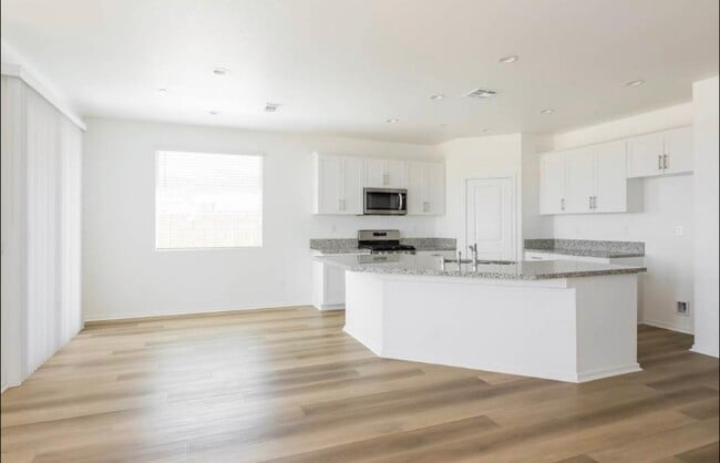 Photo - 25208 Zircon Rd