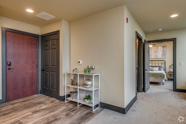 1BR, 1BA