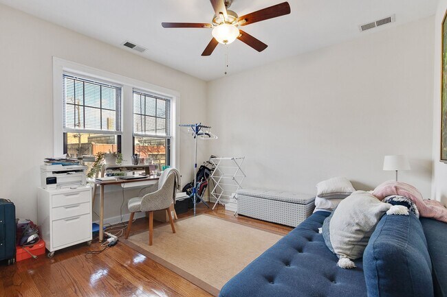 Photo - 1821 W Leland Ave Unidad 1C