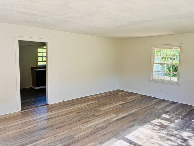 Photo - 806 Miller Ave