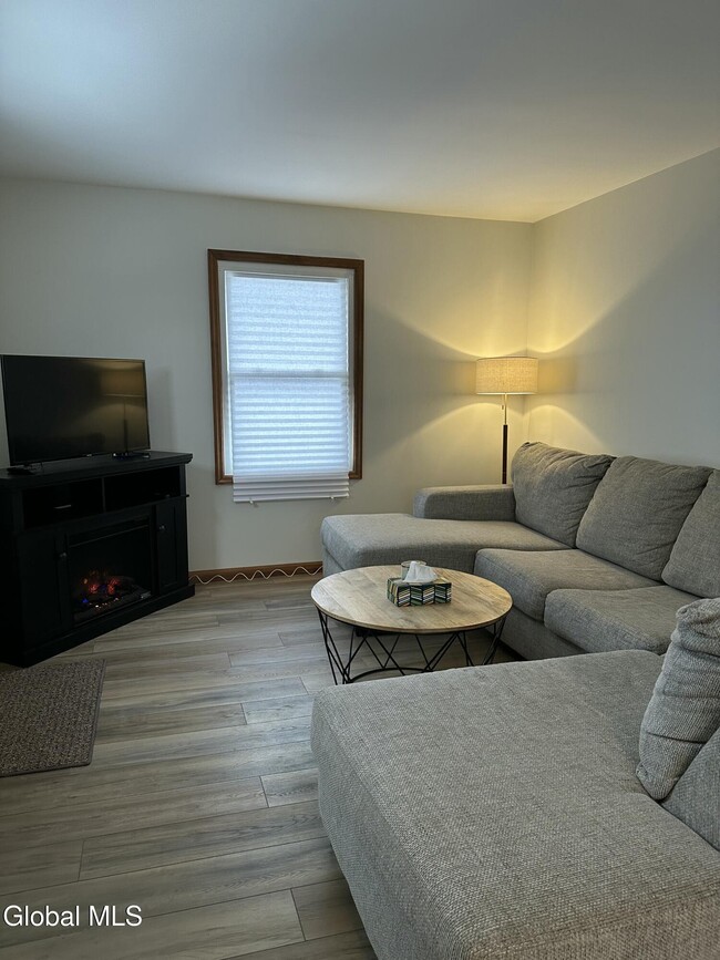 Photo - 14 Vanderbilt Ave Unit 2