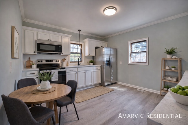 Photo - 3541 Zeno St