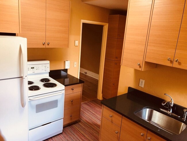 Photo - Historical Downtown Bend Studio - Florida Ave Unidad 1