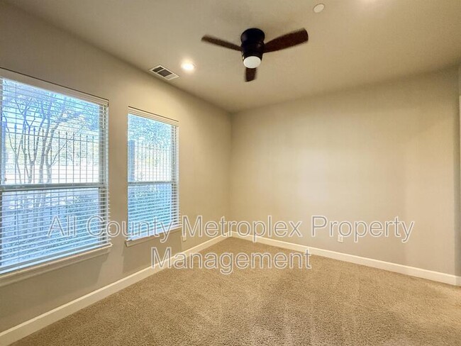 Photo - 7333 Valley View Ln