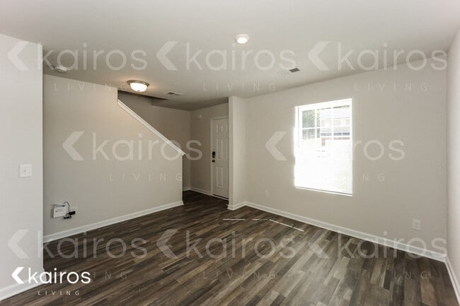 Photo - 234 Fox Chase Wy