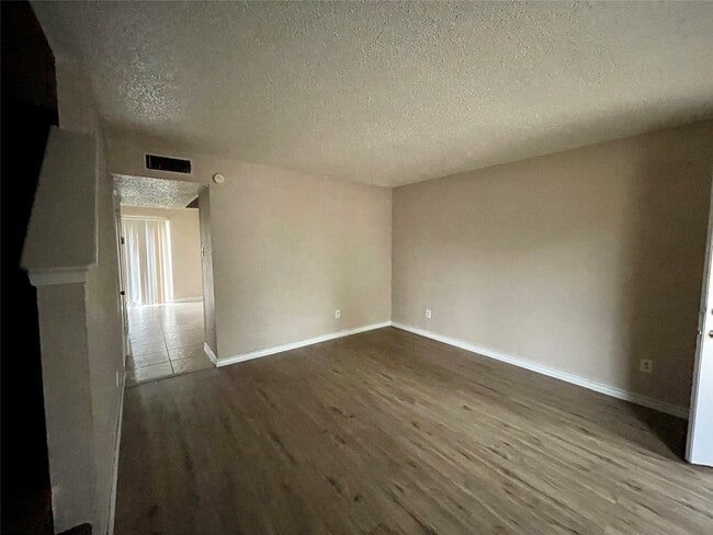 Photo - 702 Hargest St Unit 4