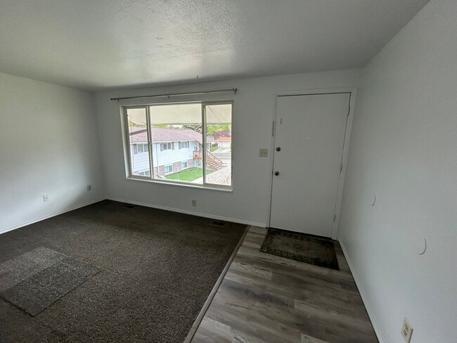 Living Room - 817 W Sage St Unit 817 W Sage #3