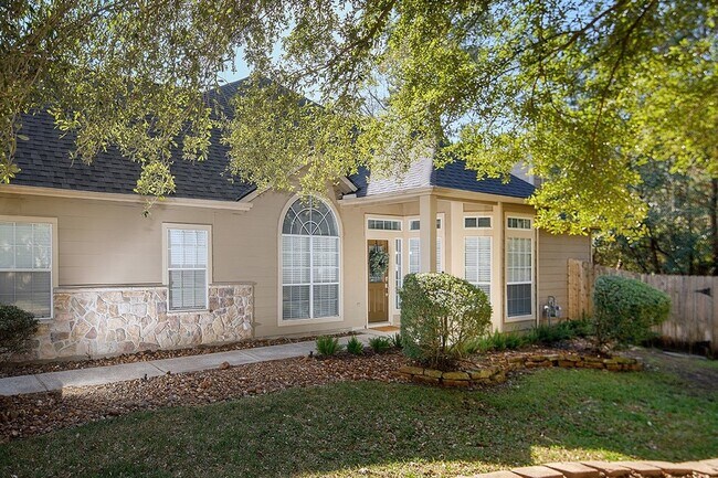 Photo - 182 N Valley Oaks Cir