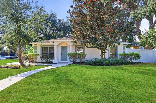 Building Photo - 2802 W North A St