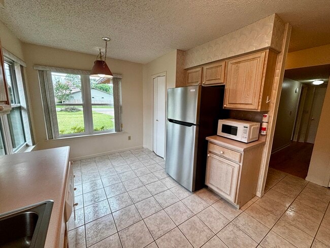 Photo - 11 12th Ave