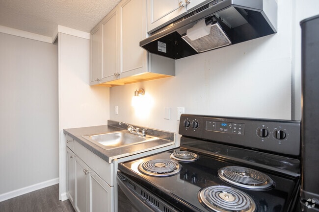 1BR, 1BA - 506 SF