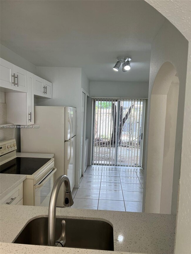 Building Photo - 2901 SE 13th Rd Unit 102-41 Rental