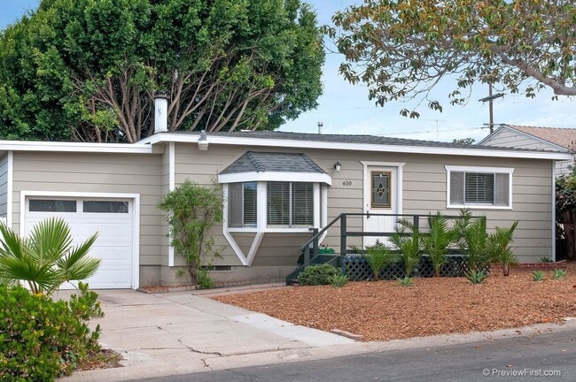 Photo - Super Cute Beach Cottage on an Oversized O...