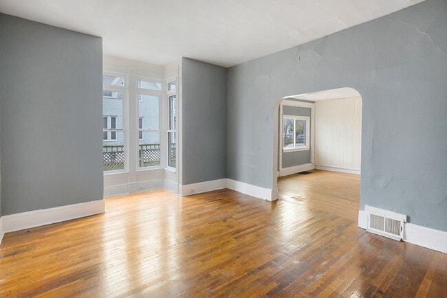 Building Photo - Apartment Near Downtown Muskegon Unit 1