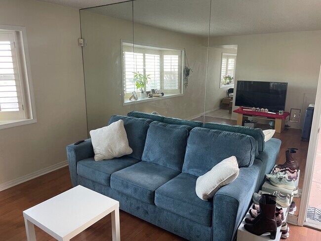 Photo - 3970 Ingraham St Unit 6