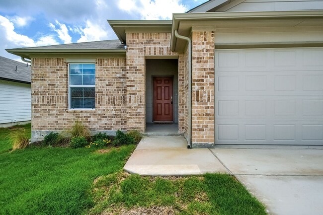 Photo - 745 Adler Way