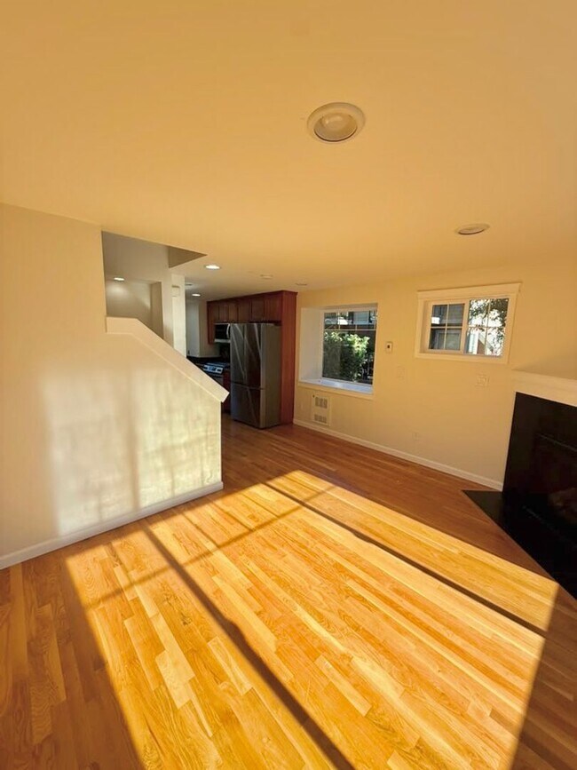 Photo - 7114 California Ave SW