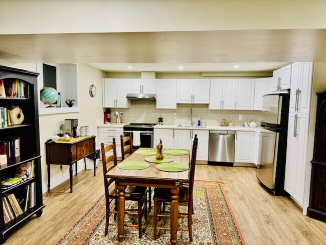 Photo - 148 University Ave E Unit ID1325012P