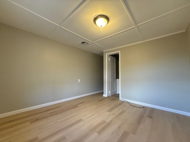 Photo - 12102 Belair Rd Unidad Motel 3