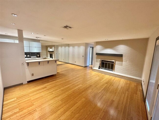 Photo - 4400 Hemingway Dr Unit 202