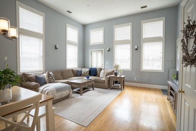 Photo - 352 W 3rd St Unit 9