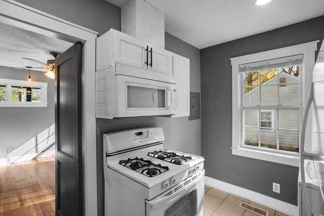 Photo - 1 Bedroom 1 Bath Duplex in the Heart of Auburn