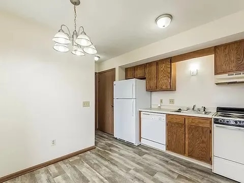 Photo - 573 Irving Wick Dr E Unidad g