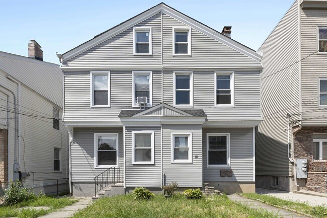 Building Photo - 18 Howard Pl Unit 2