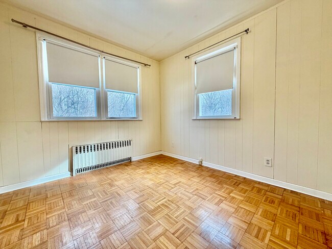 Photo - 187 Rockne Rd