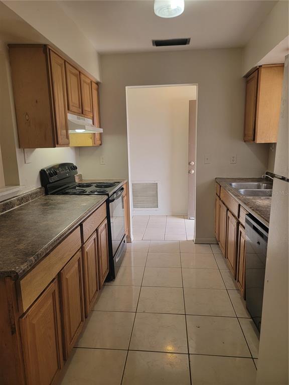 Photo - 5856 Berry St