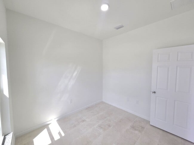 Photo - Brand new 3+DEN -2 BATHROOM 2 CAR GARAGE I...