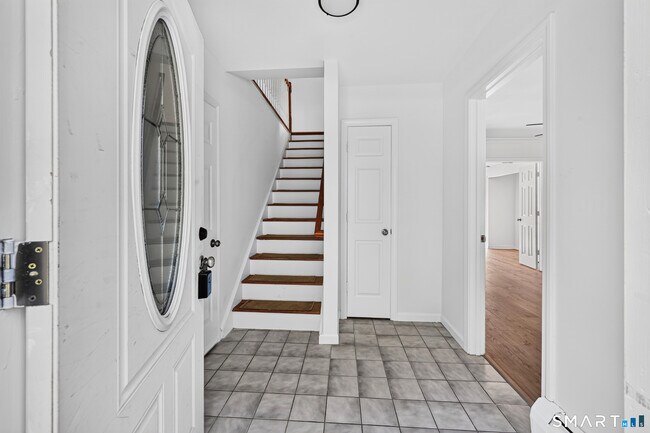 Photo - 189 Kneen St