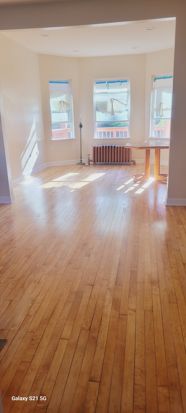 Building Photo - 3807 N Narragansett Ave