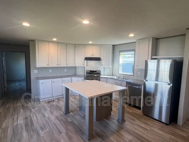 Building Photo - 17481 Orange Grove Rd Rental