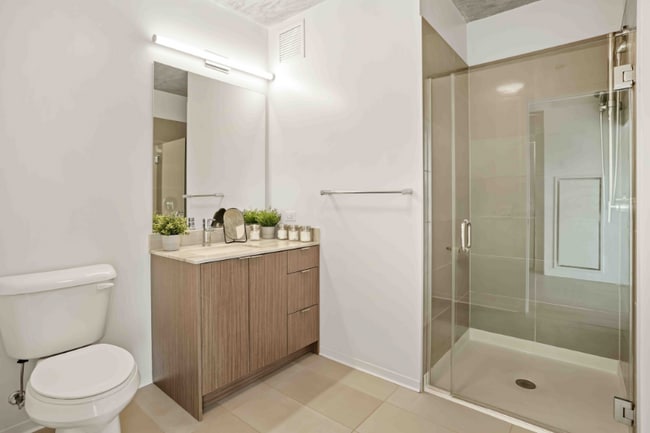 Photo - 2111 E 21st St